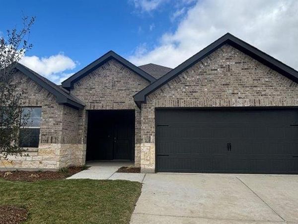 1006 Barton Drive, Ennis, TX 75119