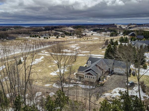 2567 Evergreen Valley Drive N, Suttons Bay, MI 49682