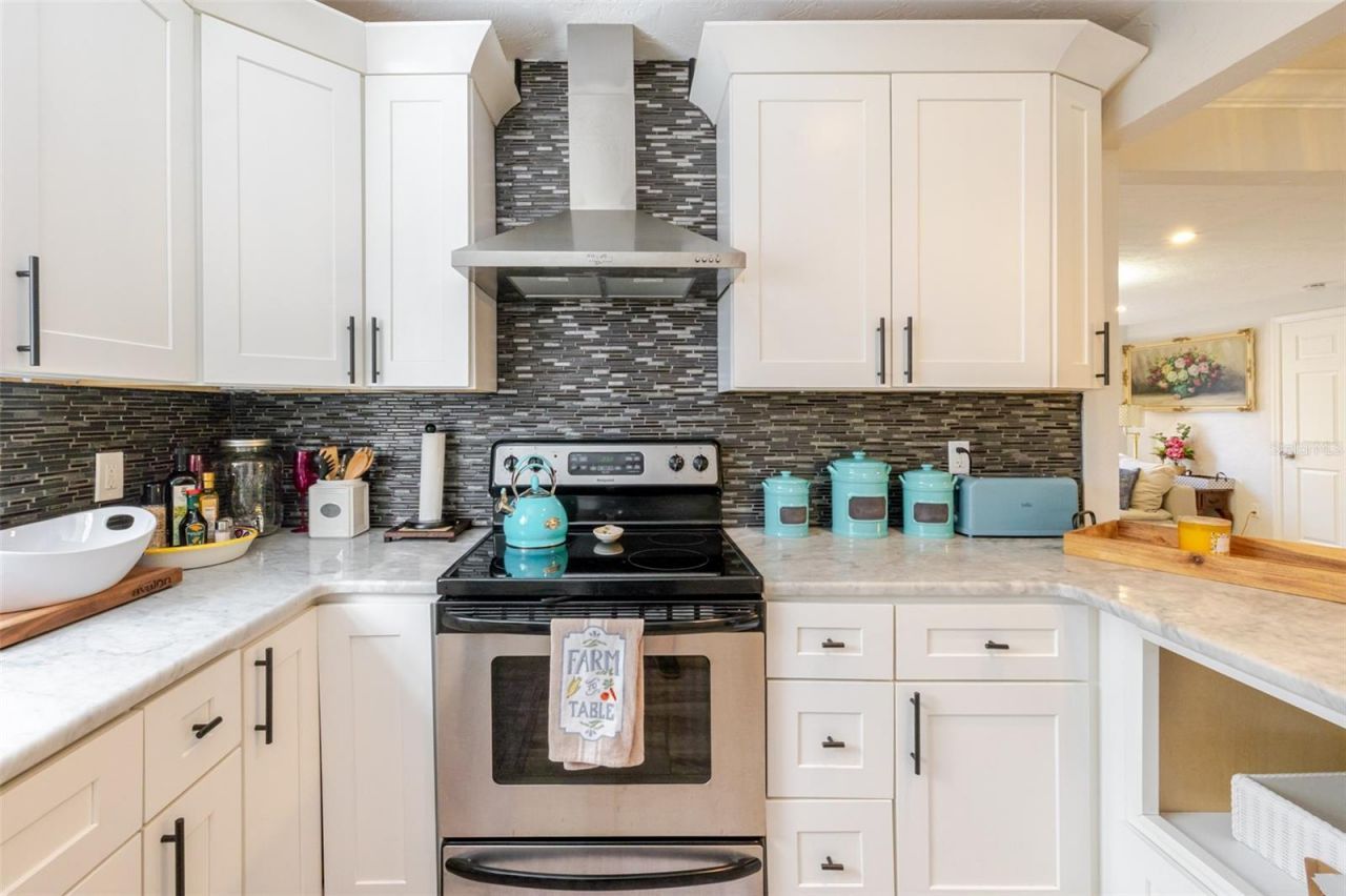 4925 Remington Drive , Sarasota, FL 34234 Photo