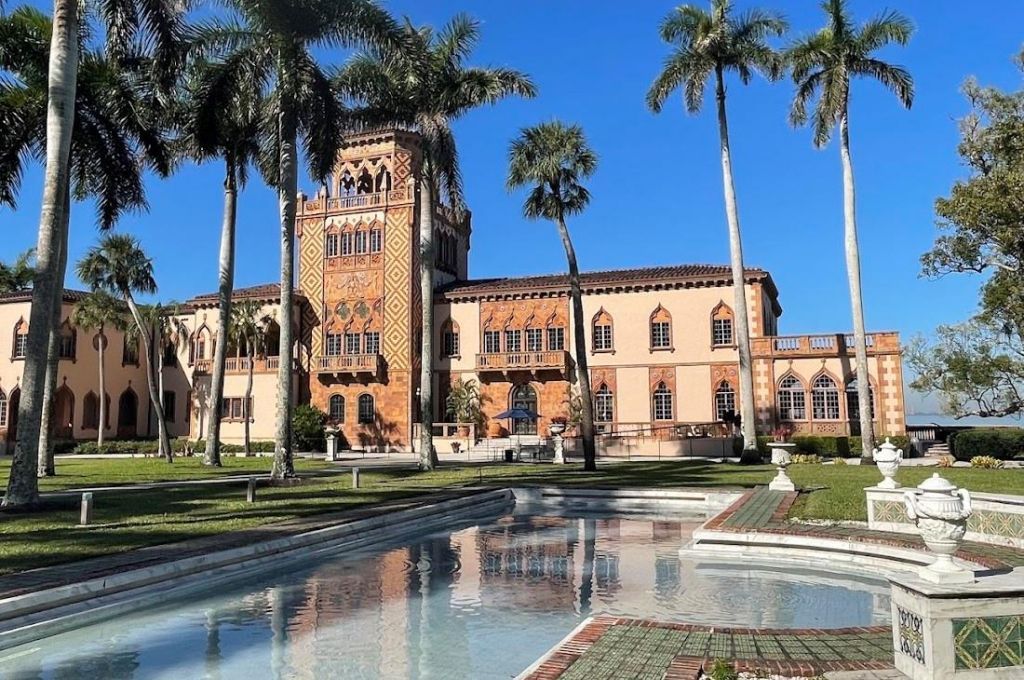 4925 Remington Drive , Sarasota, FL 34234 Photo