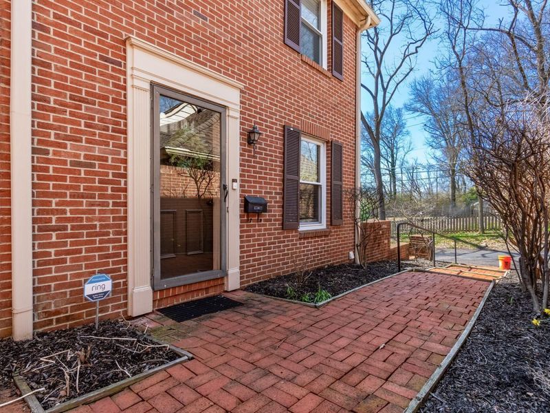 5733 N High Street, Worthington, OH 43085 Photo 1