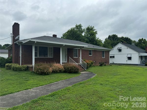 1020 W Catawba Avenue , Mount Holly, NC 28120