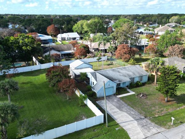 2262 SE Tile Terrace, Port St. Lucie, FL 34952