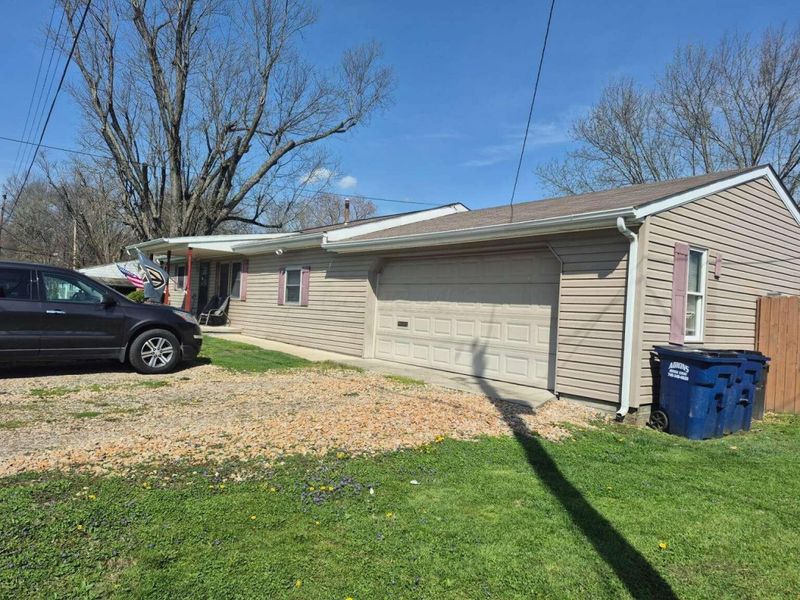 35 Valley View Drive NE, Newark, OH 43055 Photo 3