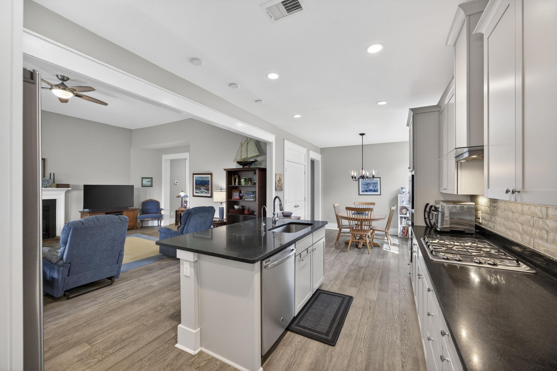 364 Weston Hall Drive Photo 9