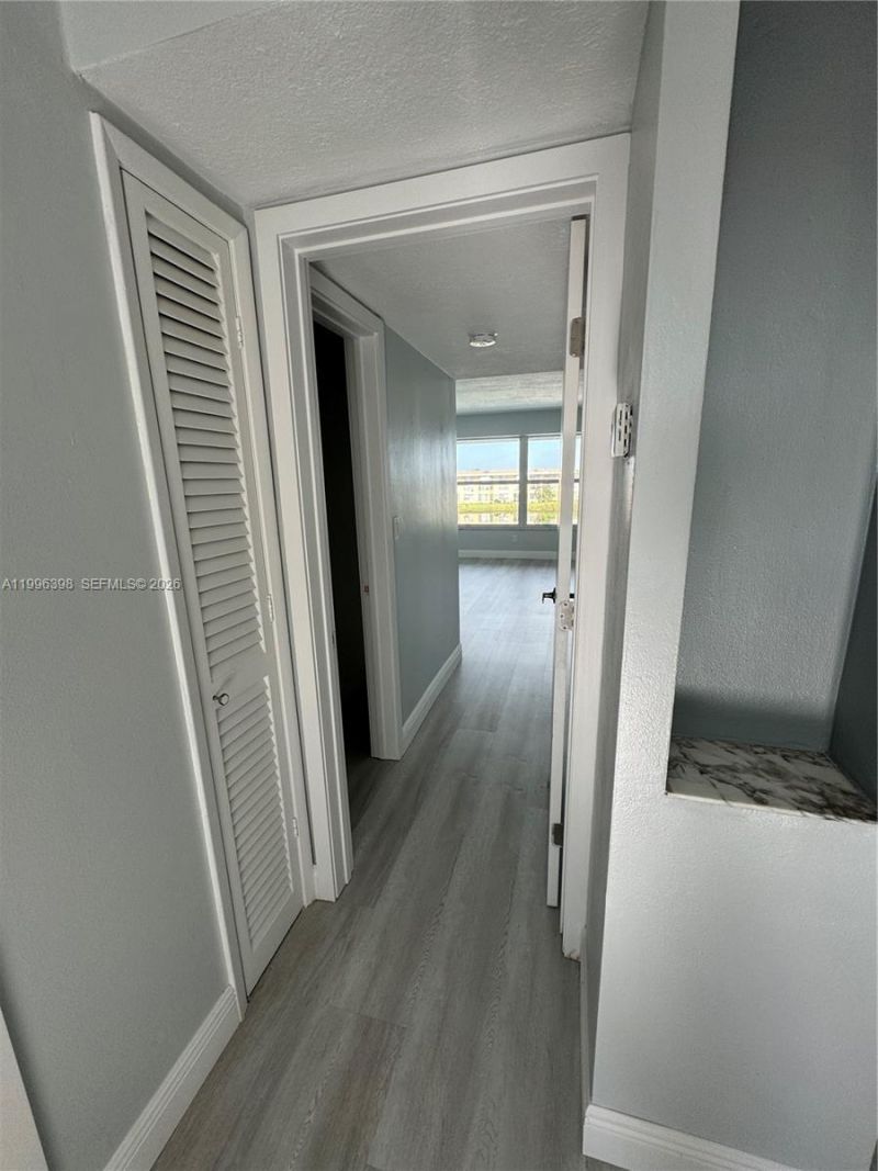 1398 NE 191st St, Unit C305, Miami, FL 33179 Photo