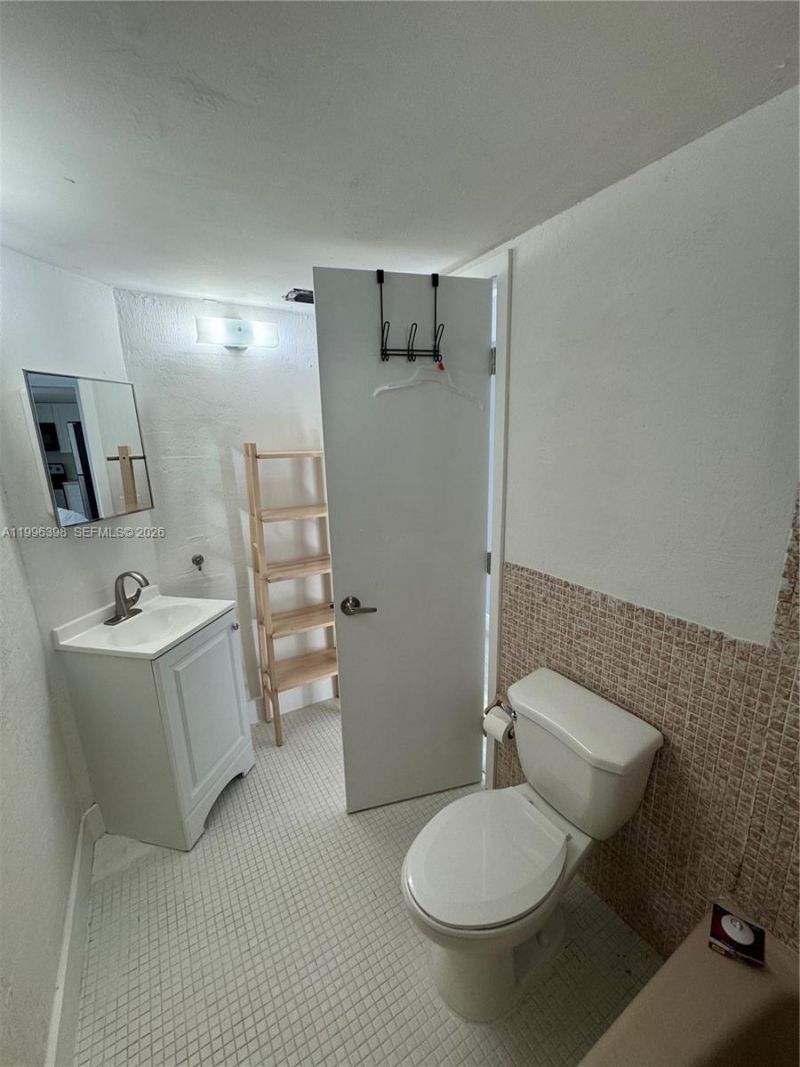 1398 NE 191st St, Unit C305, Miami, FL 33179 Photo