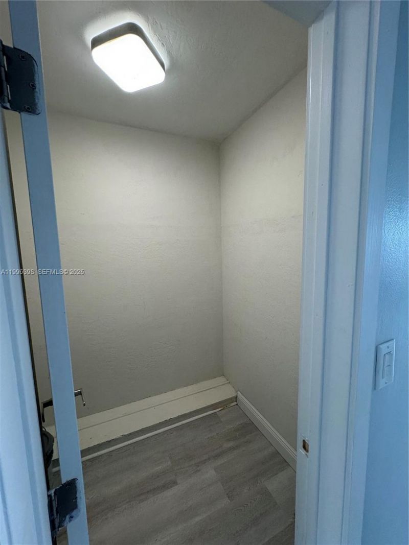 1398 NE 191st St, Unit C305, Miami, FL 33179 Photo