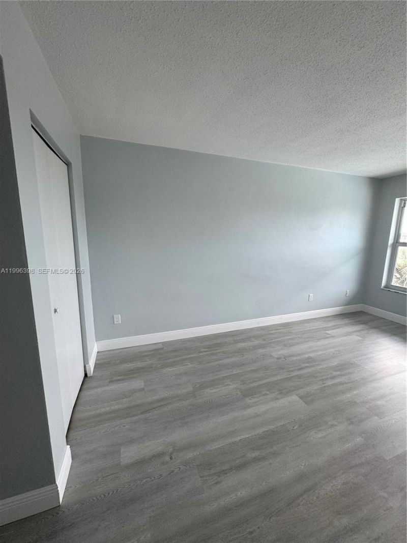 1398 NE 191st St, Unit C305, Miami, FL 33179 Photo