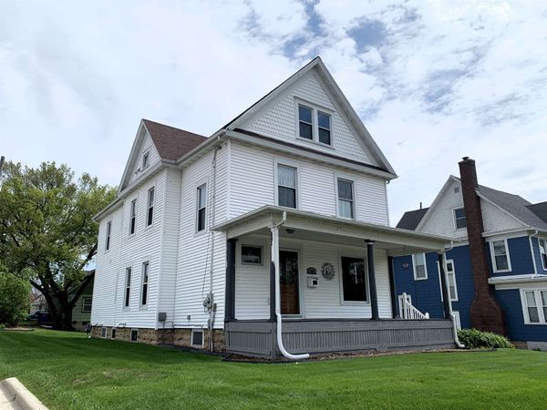 656 W James Street, Columbus, WI 53925