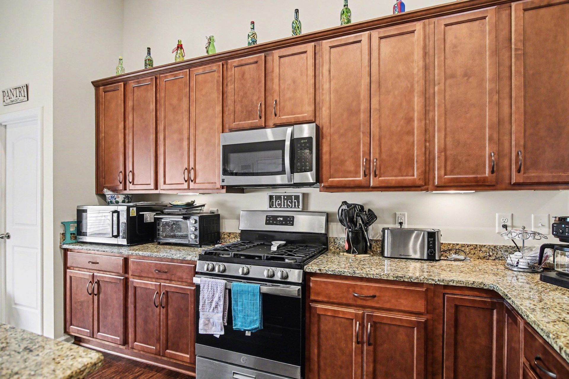 605 Queen Palm Ct.  Photo 12