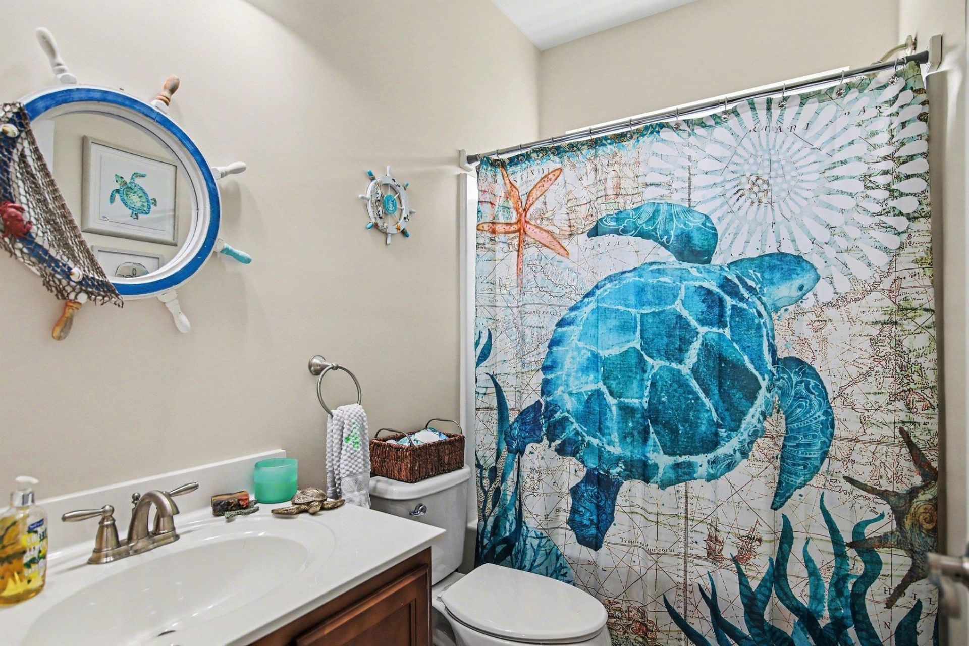 605 Queen Palm Ct.  Photo 16