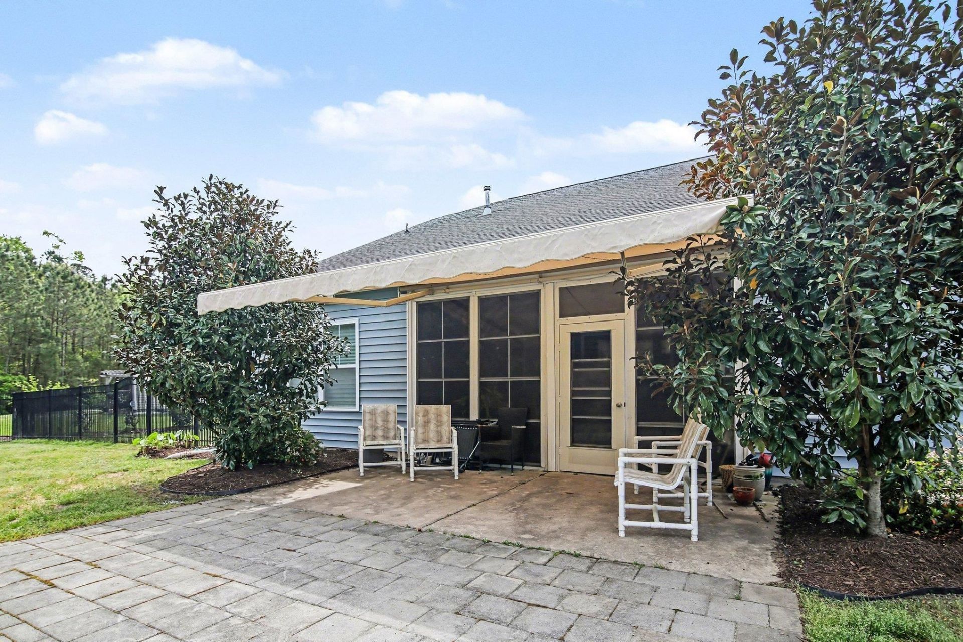 605 Queen Palm Ct.  Photo 28