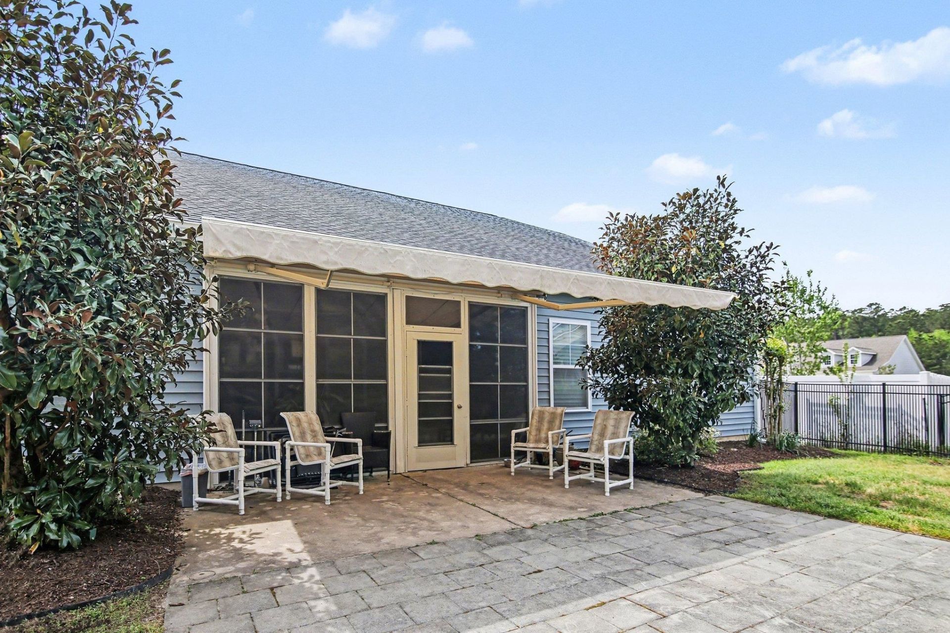 605 Queen Palm Ct.  Photo 29