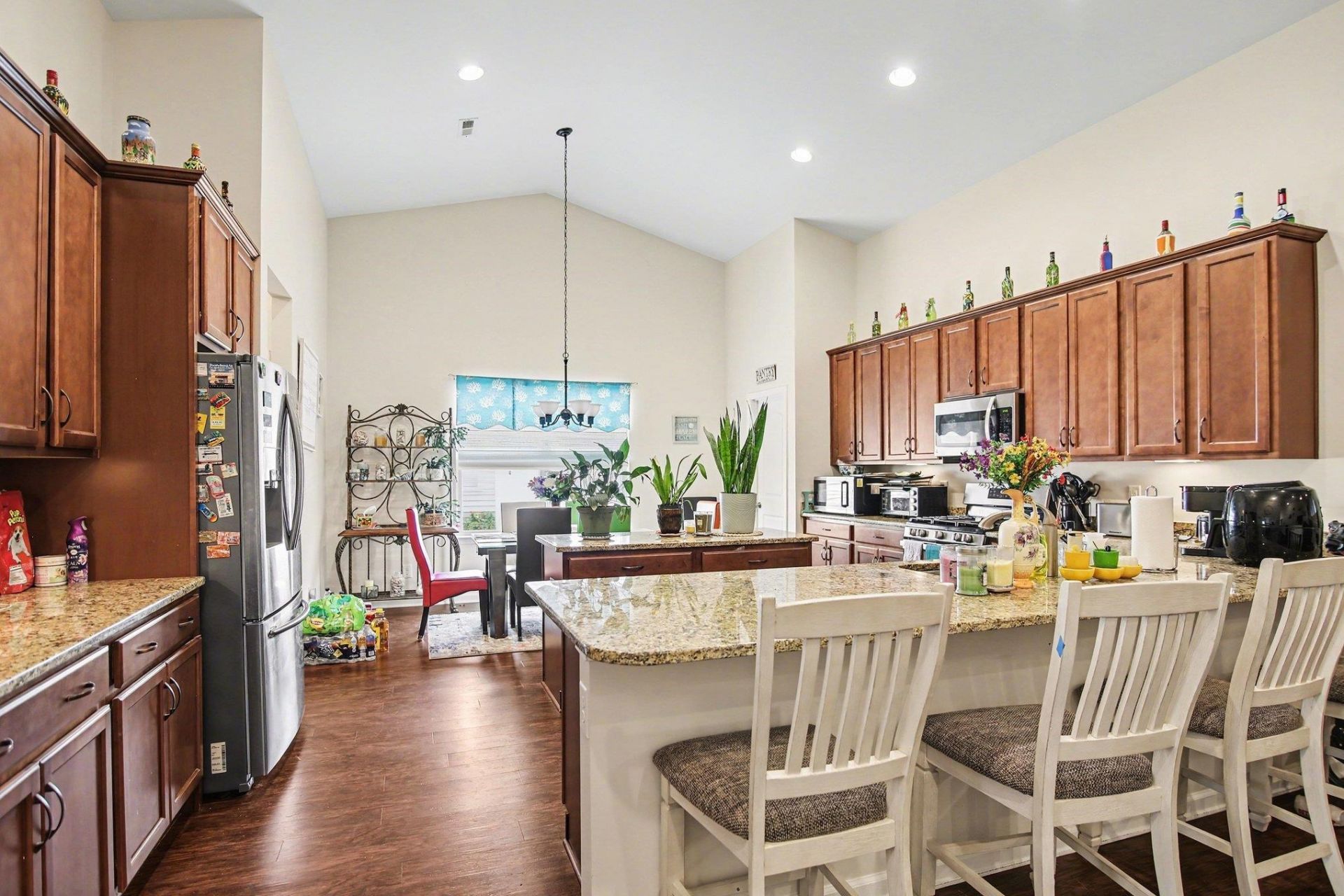 605 Queen Palm Ct.  Photo 9