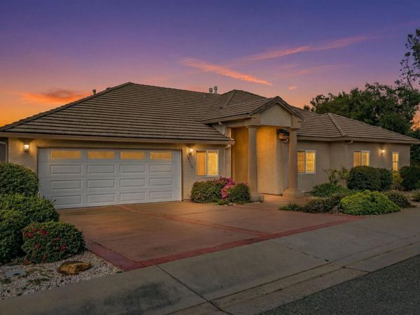 10569 Ridgecrest Dr, Jackson, CA 95642