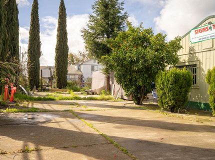 4518 Martin Luther King Jr Blvd, Sacramento, CA 95820 Photo