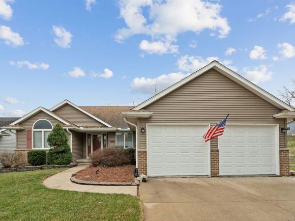 1207 26th Avenue N, Clinton, IA 52732