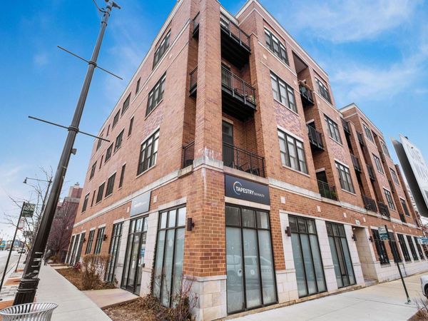 4755 N Washtenaw Avenue , Unit 305, Chicago, IL 60625