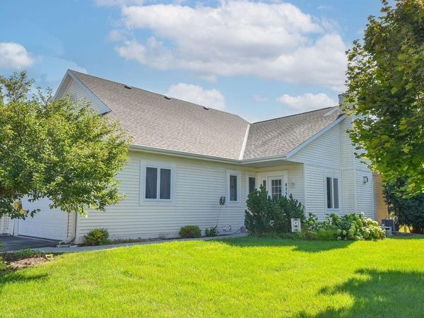835 Bridlewood DRIVE, Hartford, WI 53027
