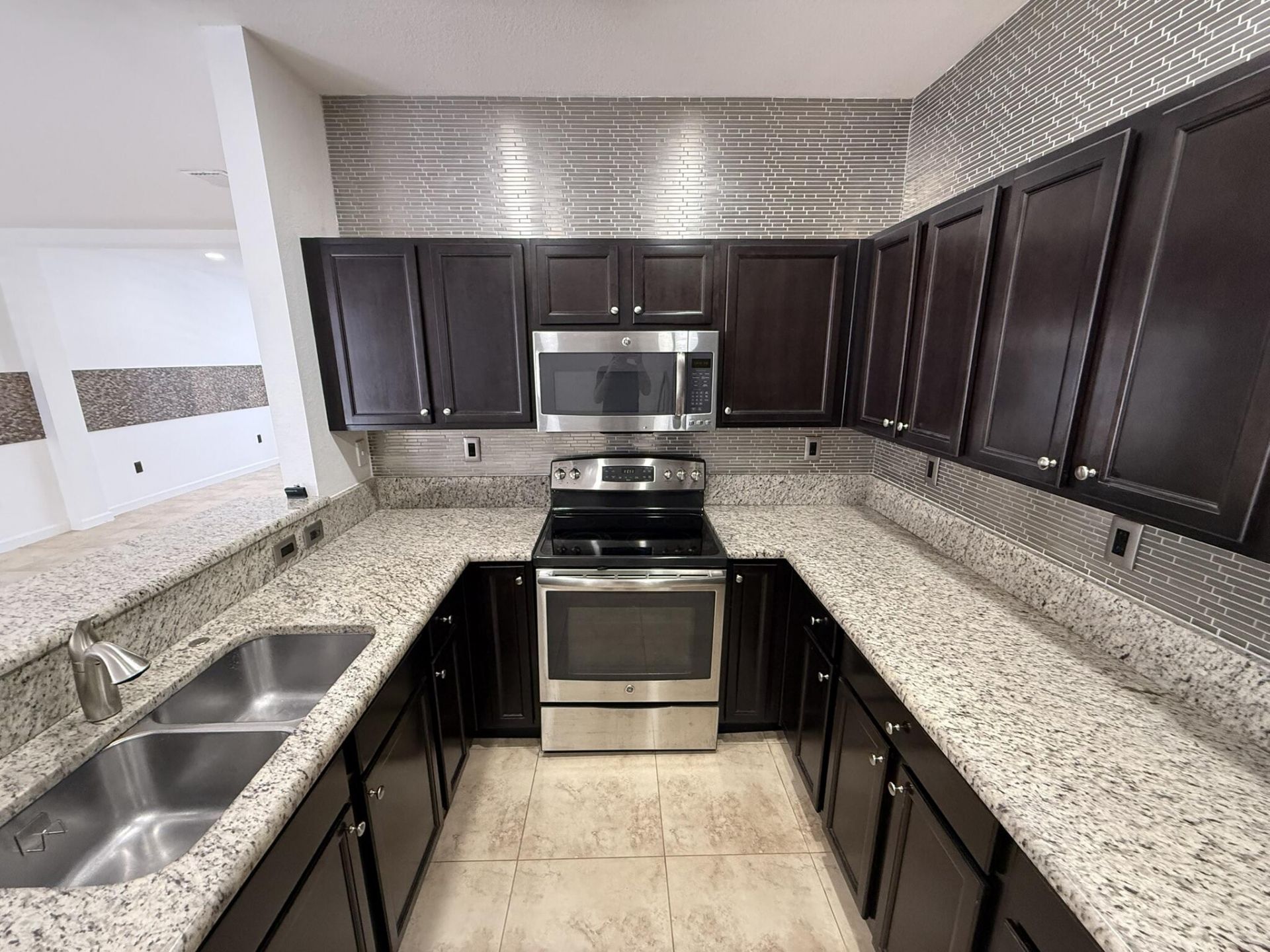 17042 SW 95th Terrace, Miami, FL 33196 Photo