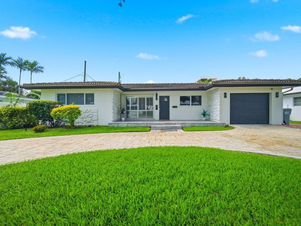 2740 SE 7th Street, Pompano Beach, FL 33062