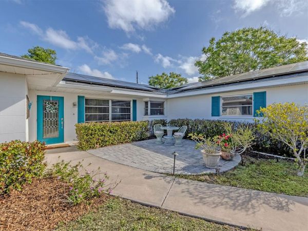 1261 LAKESIDE DRIVE , VENICE, FL 34293