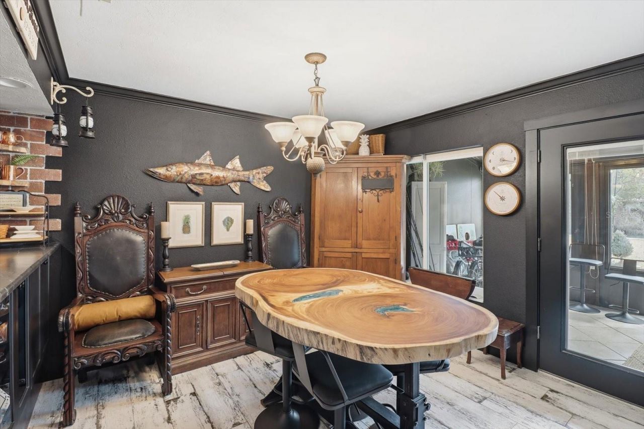 1637 SE Paradise Circle , Unit 204, Crystal River, FL 34429 Photo