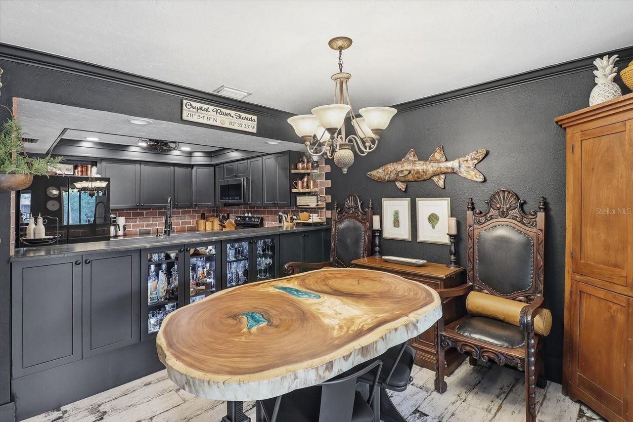 1637 SE Paradise Circle , Unit 204, Crystal River, FL 34429 Photo