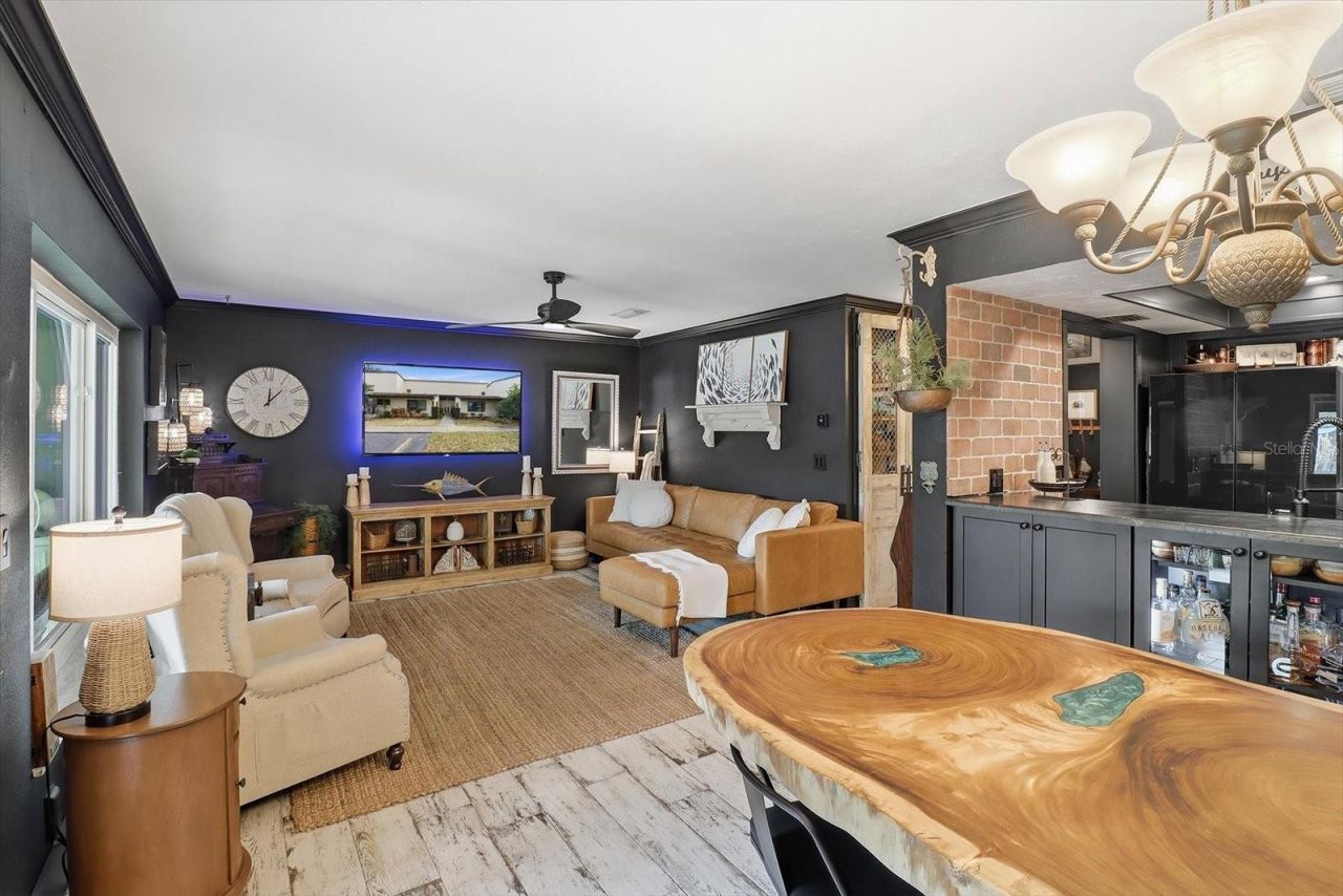 1637 SE Paradise Circle , Unit 204, Crystal River, FL 34429 Photo