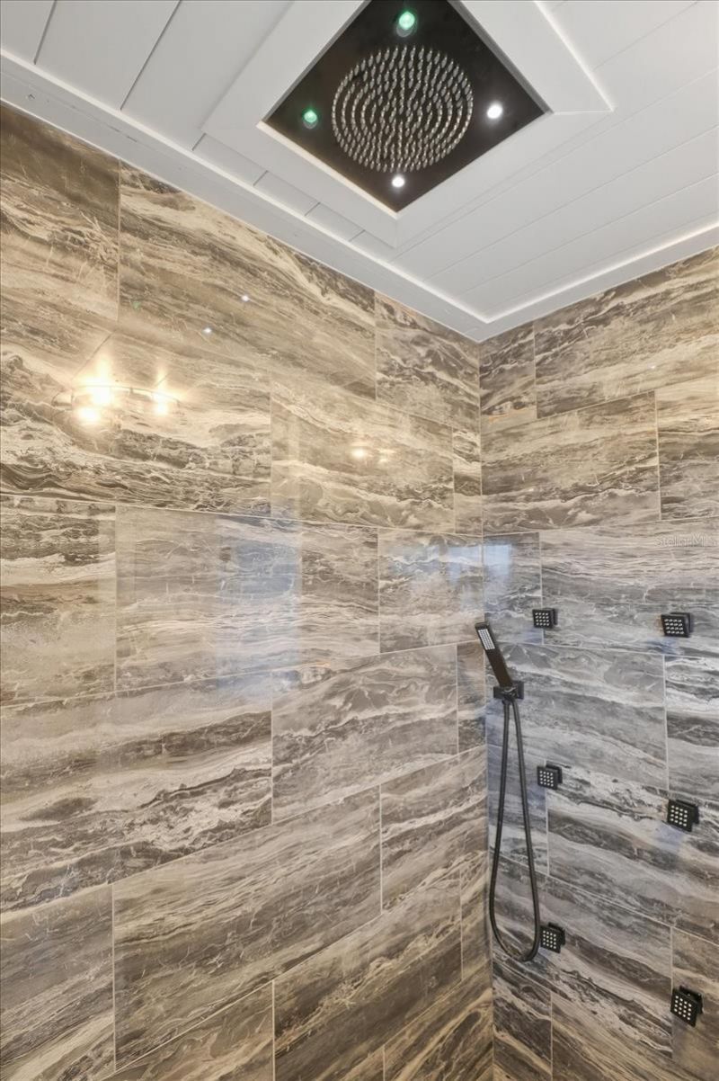 1637 SE Paradise Circle , Unit 204, Crystal River, FL 34429 Photo