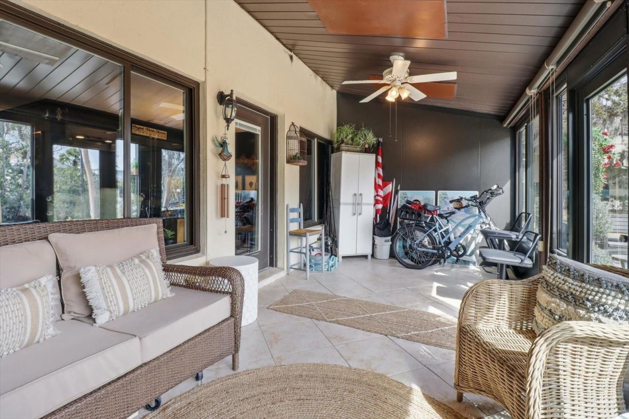 1637 SE Paradise Circle , Unit 204, Crystal River, FL 34429 Photo