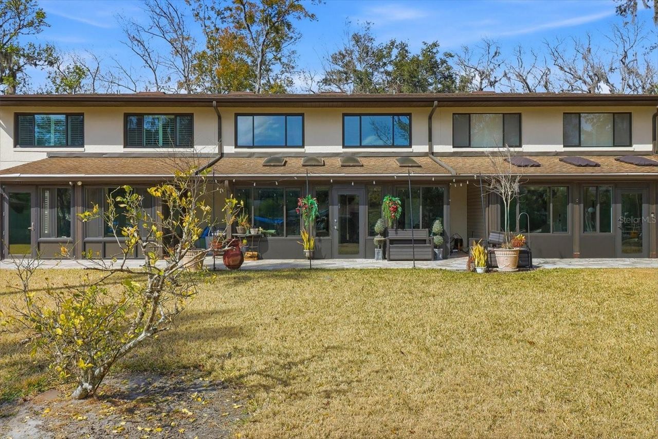 1637 SE Paradise Circle , Unit 204, Crystal River, FL 34429 Photo