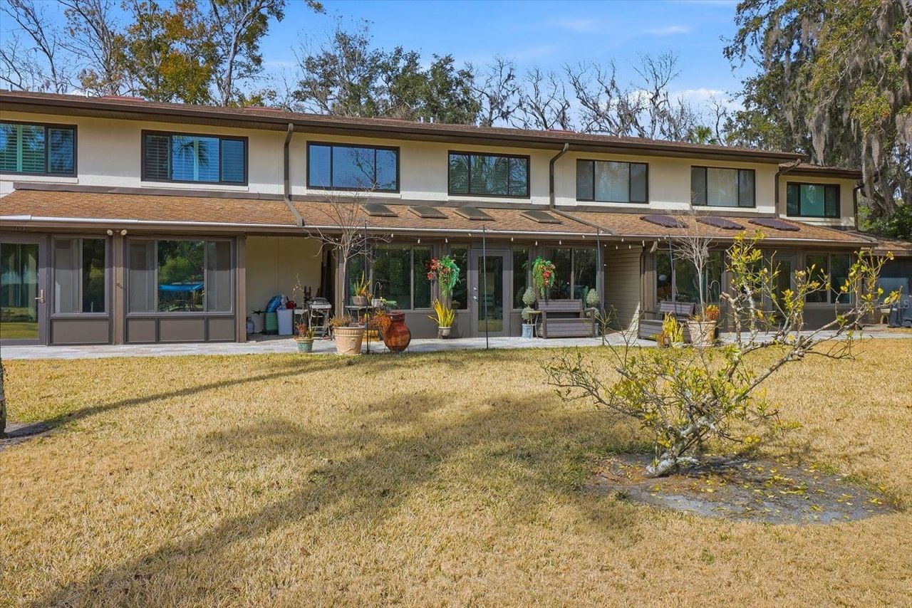 1637 SE Paradise Circle , Unit 204, Crystal River, FL 34429 Photo