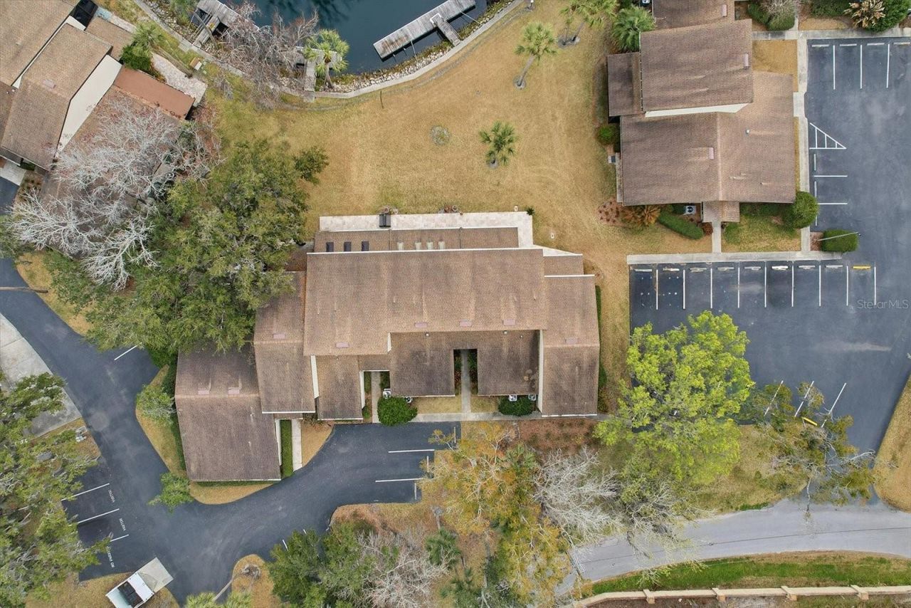 1637 SE Paradise Circle , Unit 204, Crystal River, FL 34429 Photo