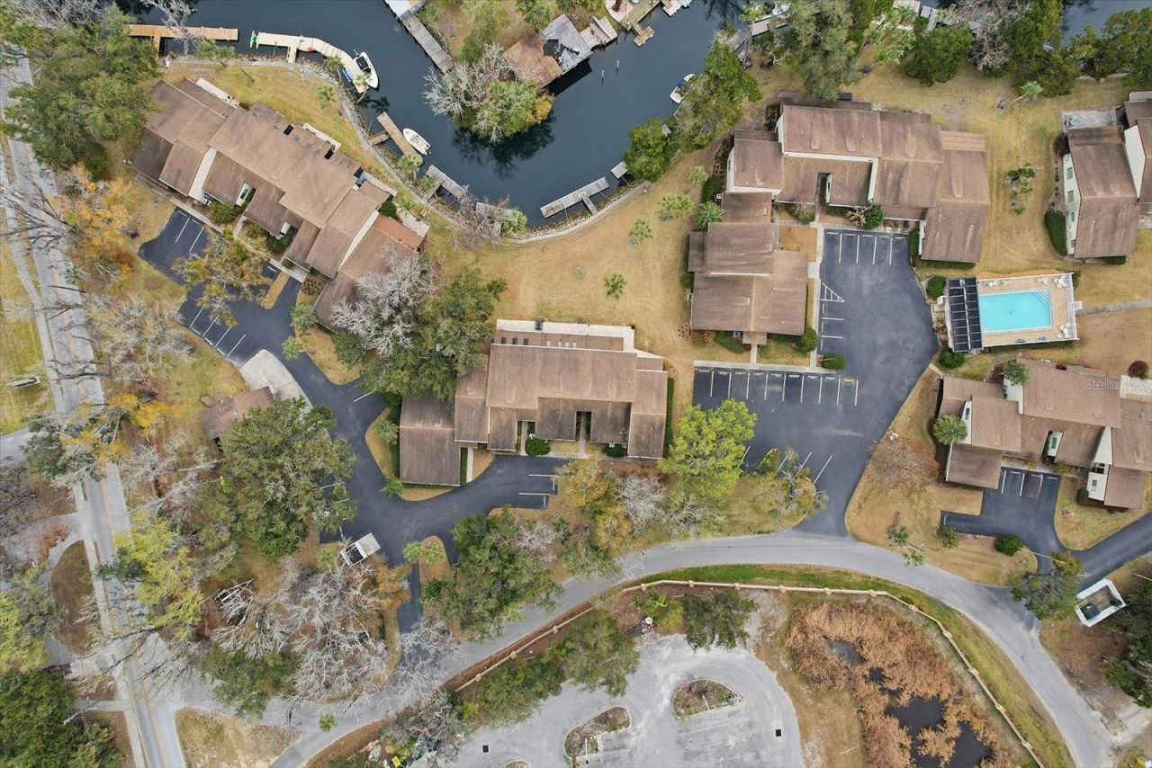 1637 SE Paradise Circle , Unit 204, Crystal River, FL 34429 Photo