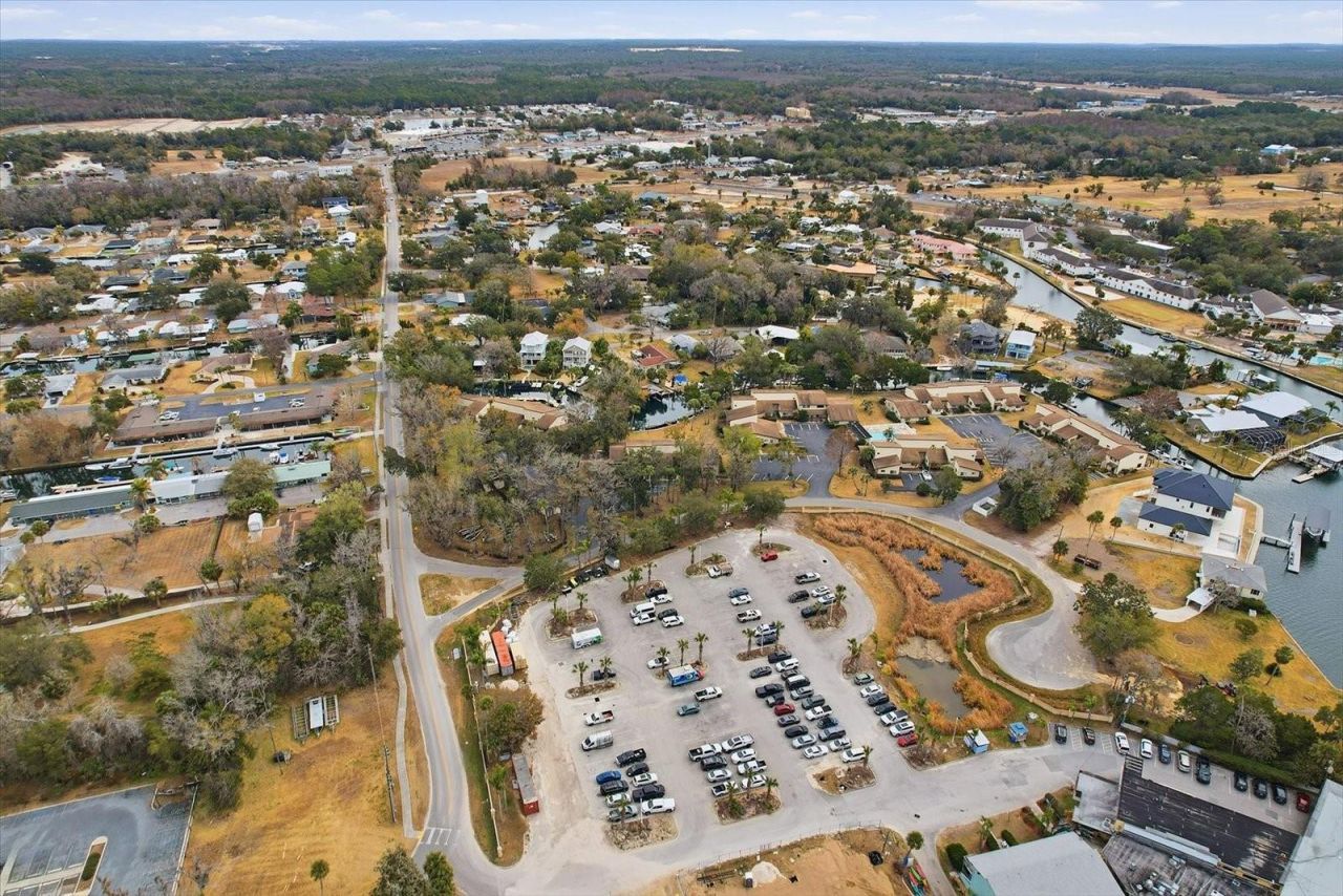 1637 SE Paradise Circle , Unit 204, Crystal River, FL 34429 Photo