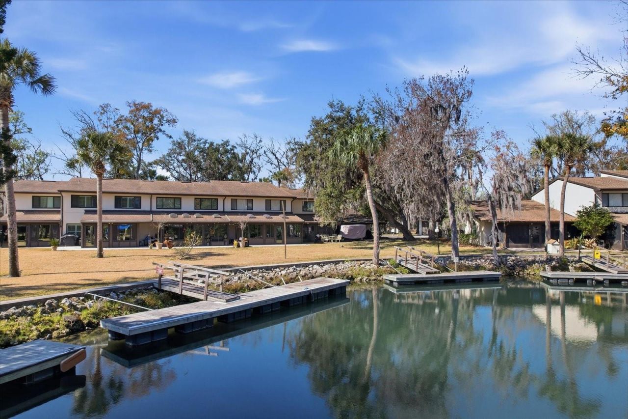 1637 SE Paradise Circle , Unit 204, Crystal River, FL 34429 Photo