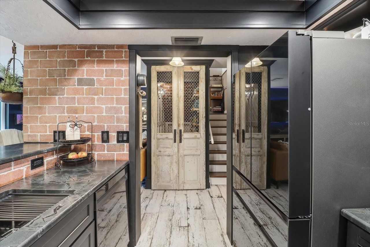 1637 SE Paradise Circle , Unit 204, Crystal River, FL 34429 Photo