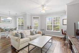 45 Sycamore Avenue photo 4