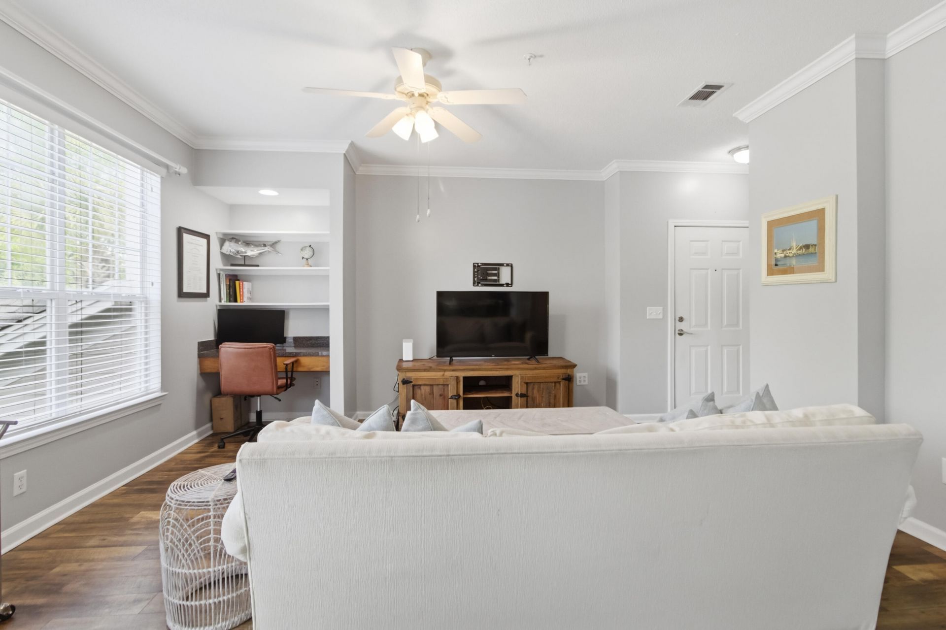 45 Sycamore Avenue Photo 7