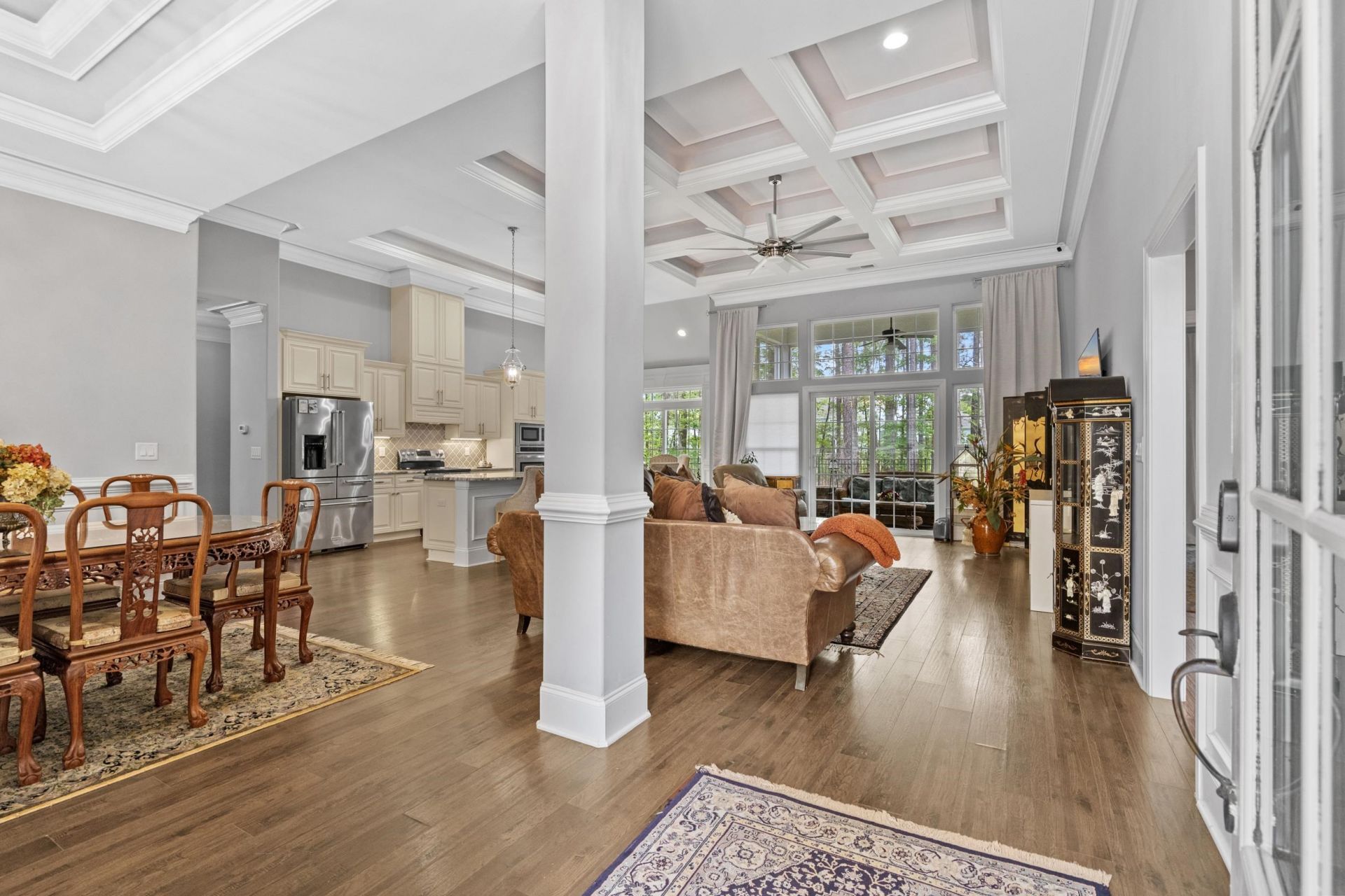 2851 Mcleod Ln.  Photo 10