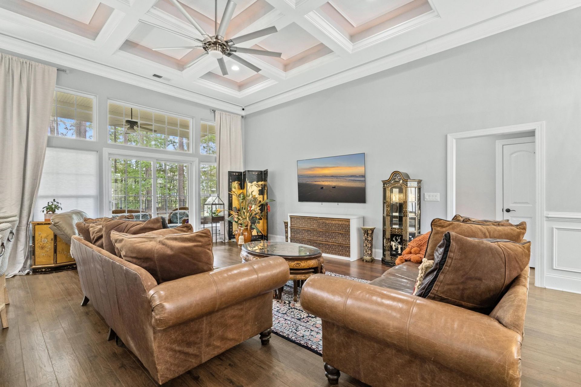 2851 Mcleod Ln.  Photo 12