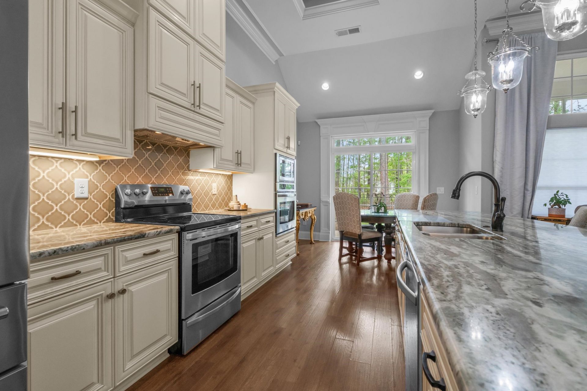 2851 Mcleod Ln.  Photo 18