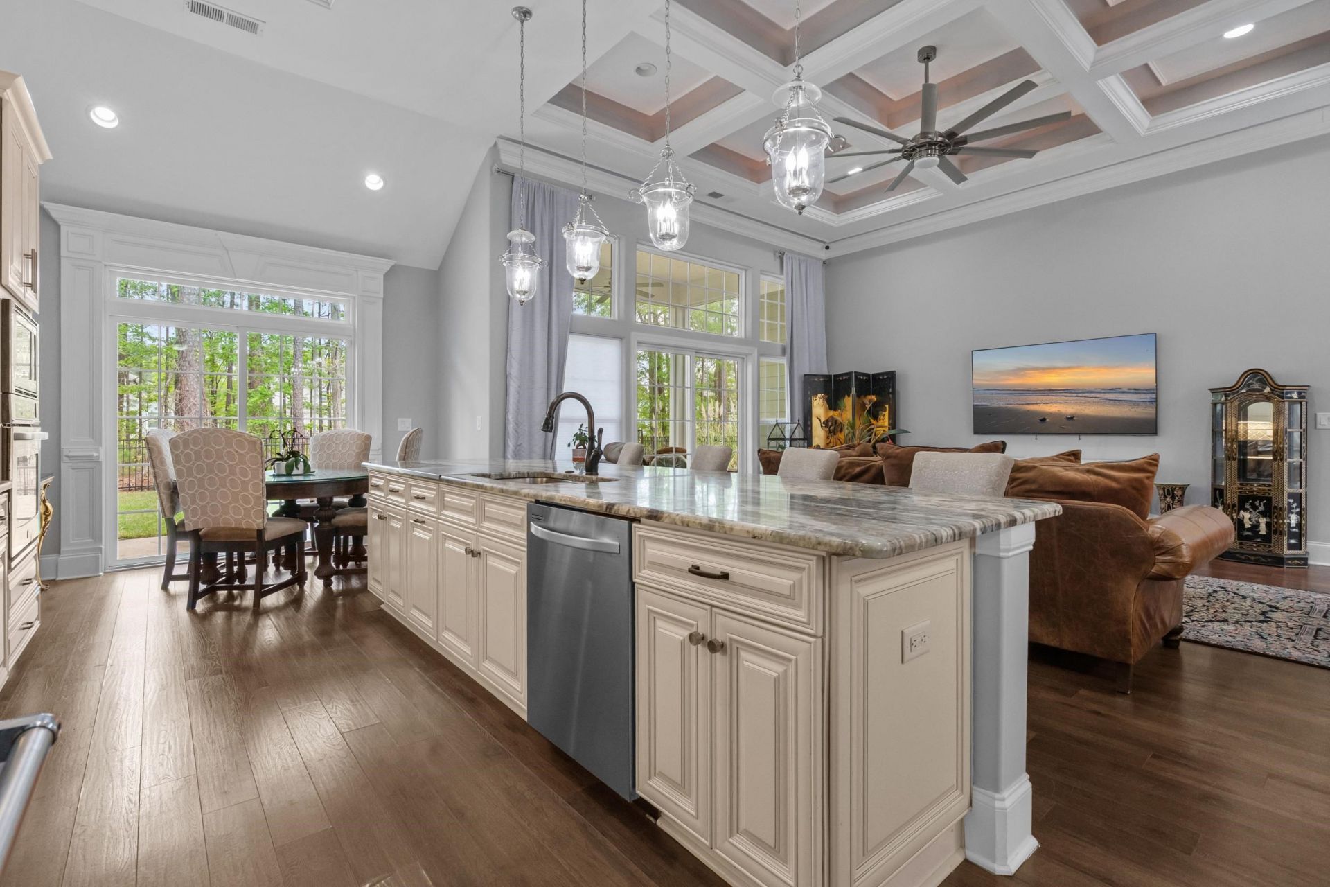 2851 Mcleod Ln.  Photo 19