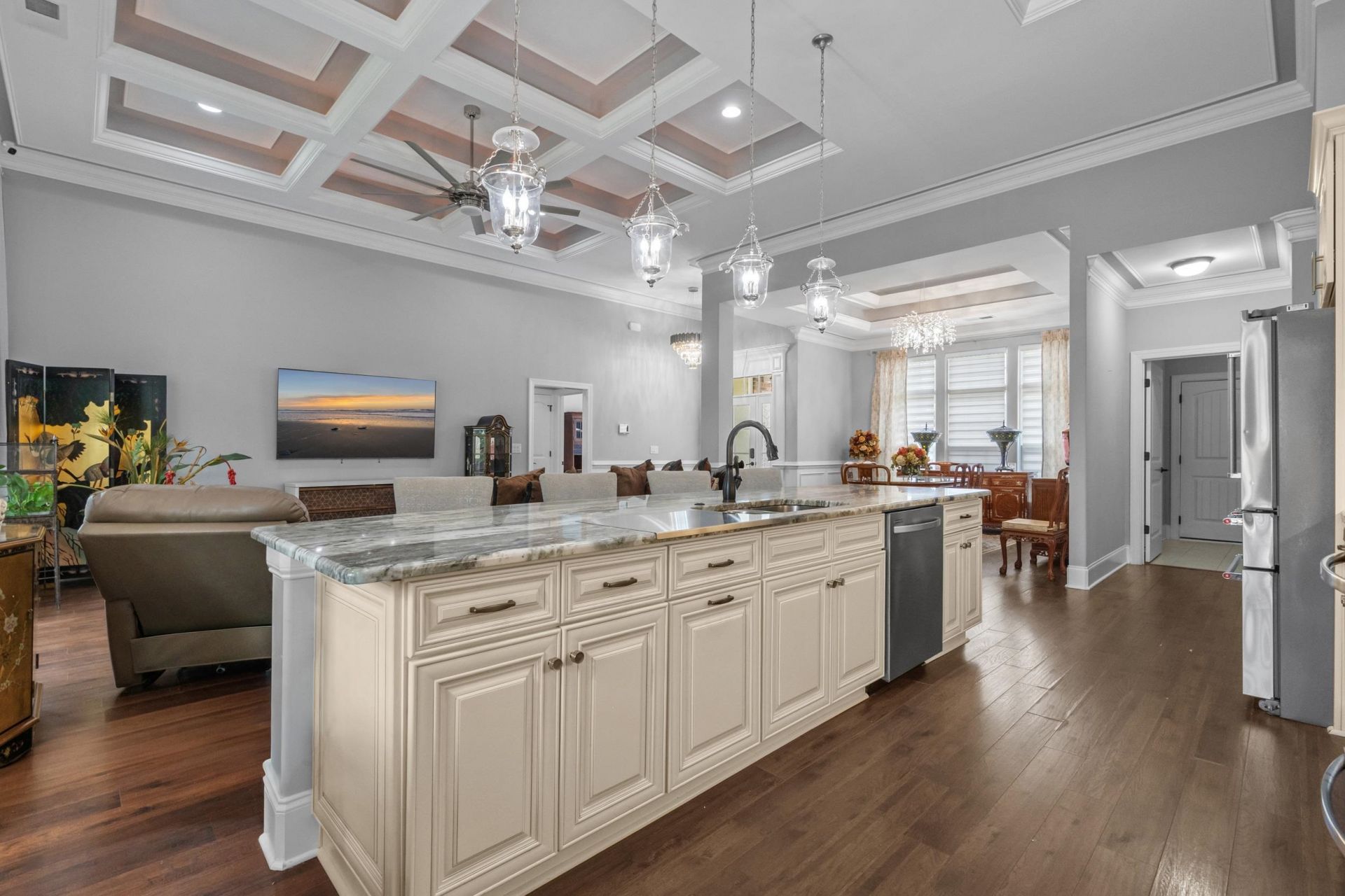 2851 Mcleod Ln.  Photo 20