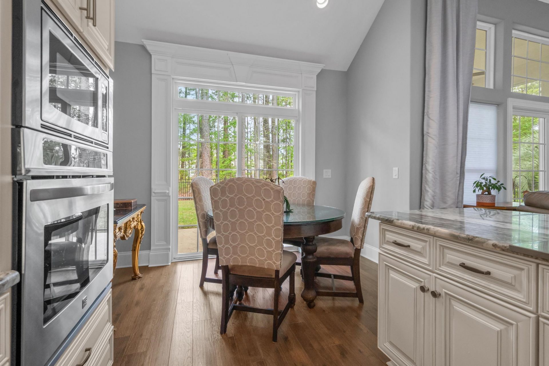 2851 Mcleod Ln.  Photo 22