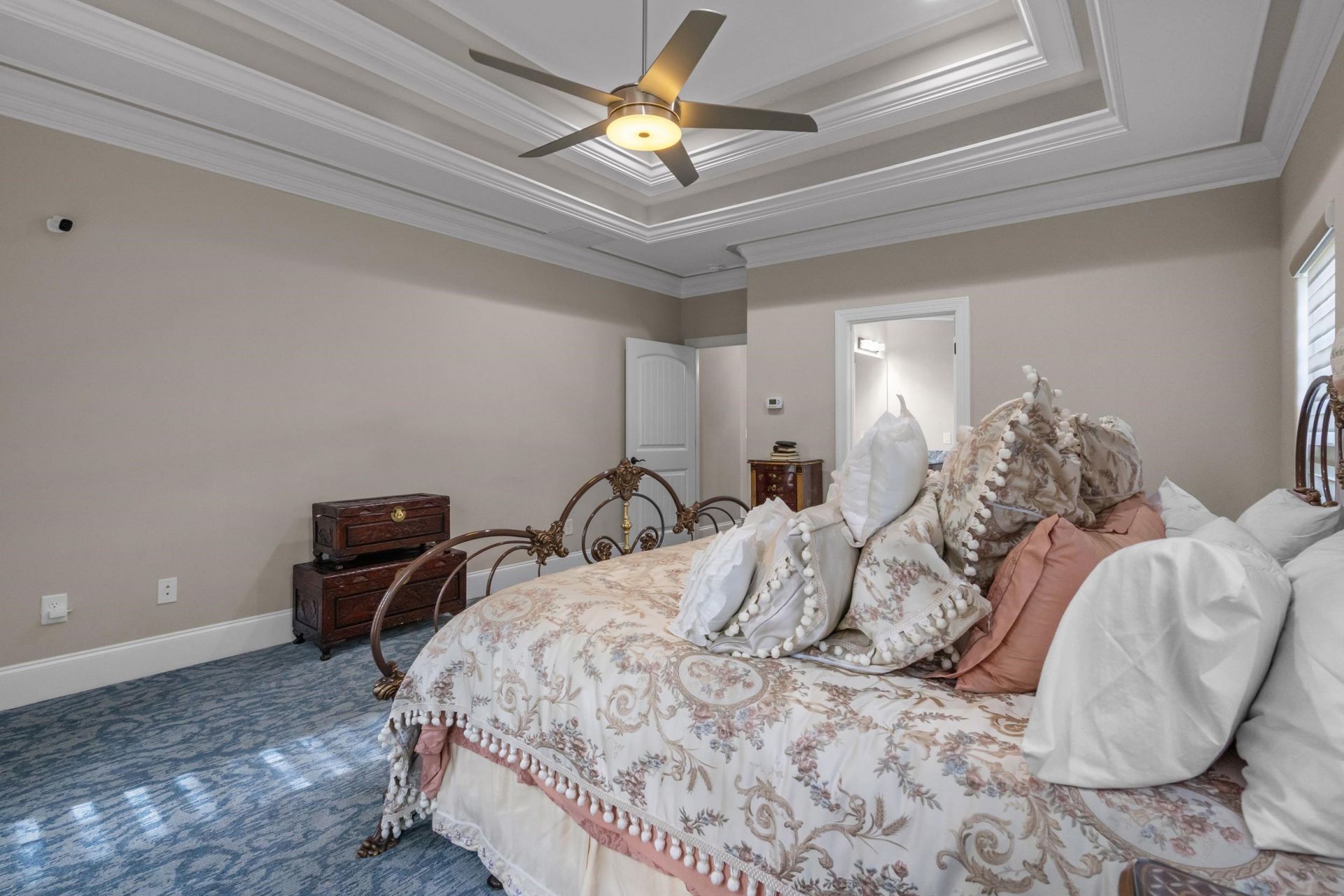 2851 Mcleod Ln.  Photo 32