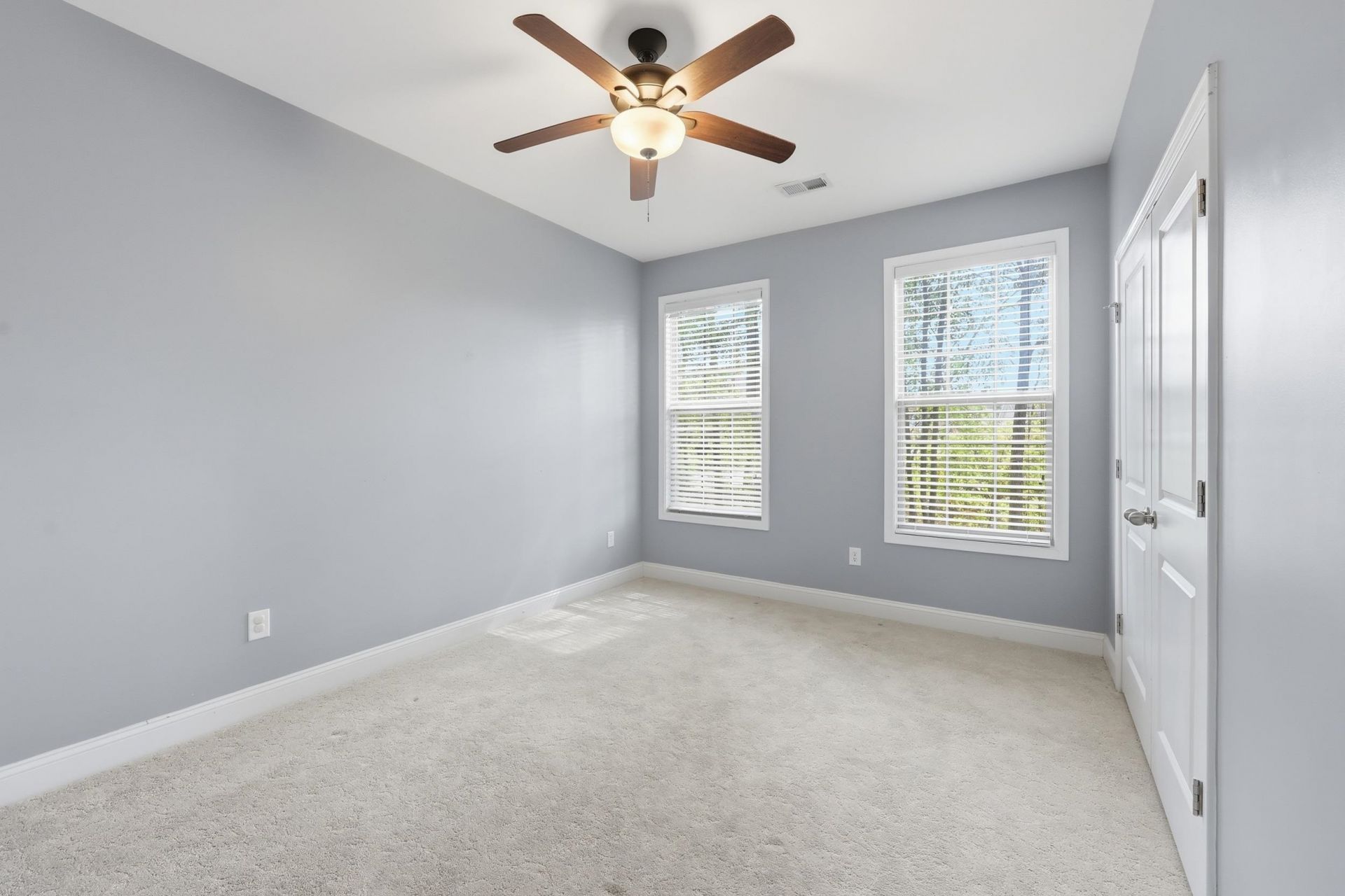 162 Summerlight Dr. Photo 13