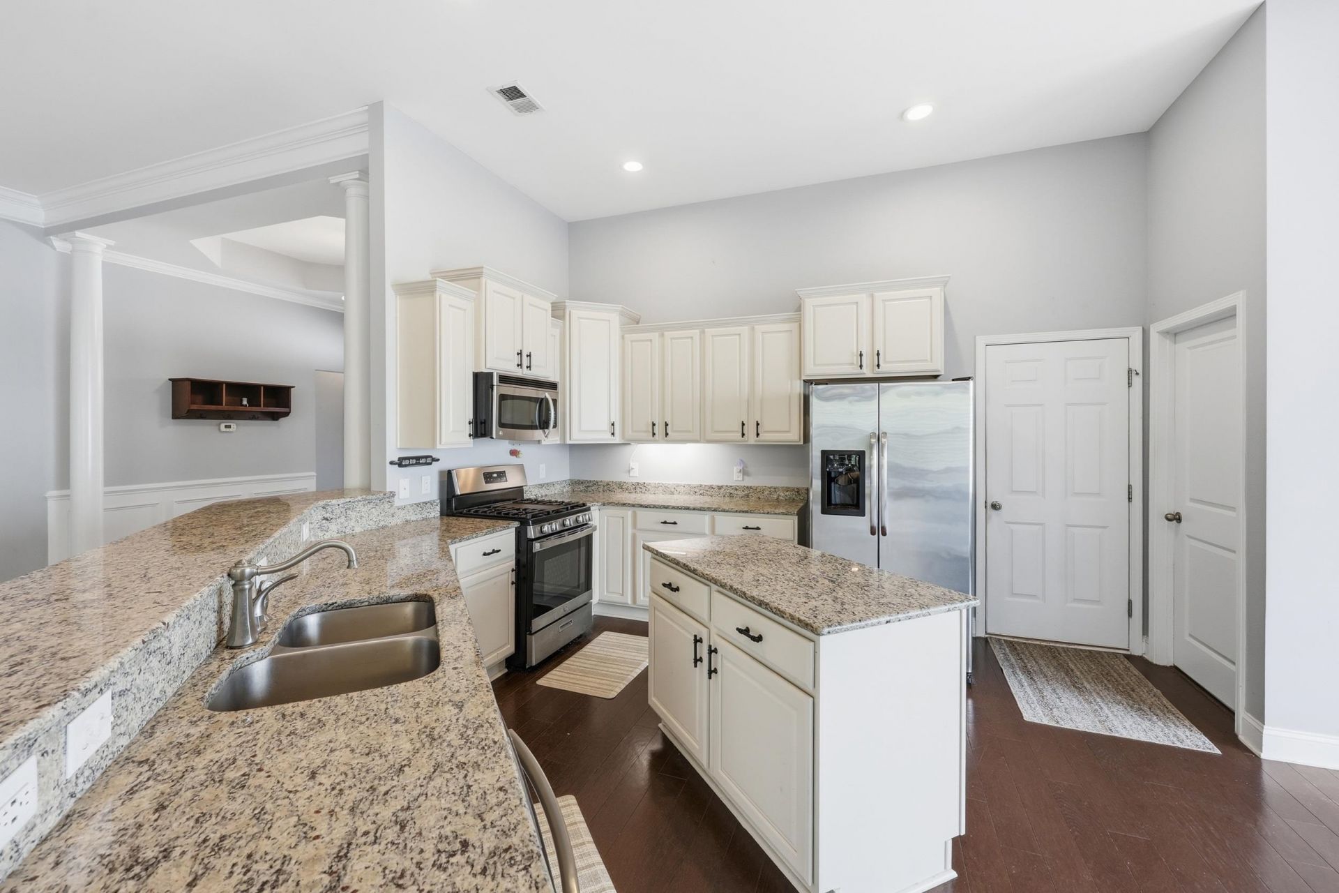 162 Summerlight Dr. Photo 6